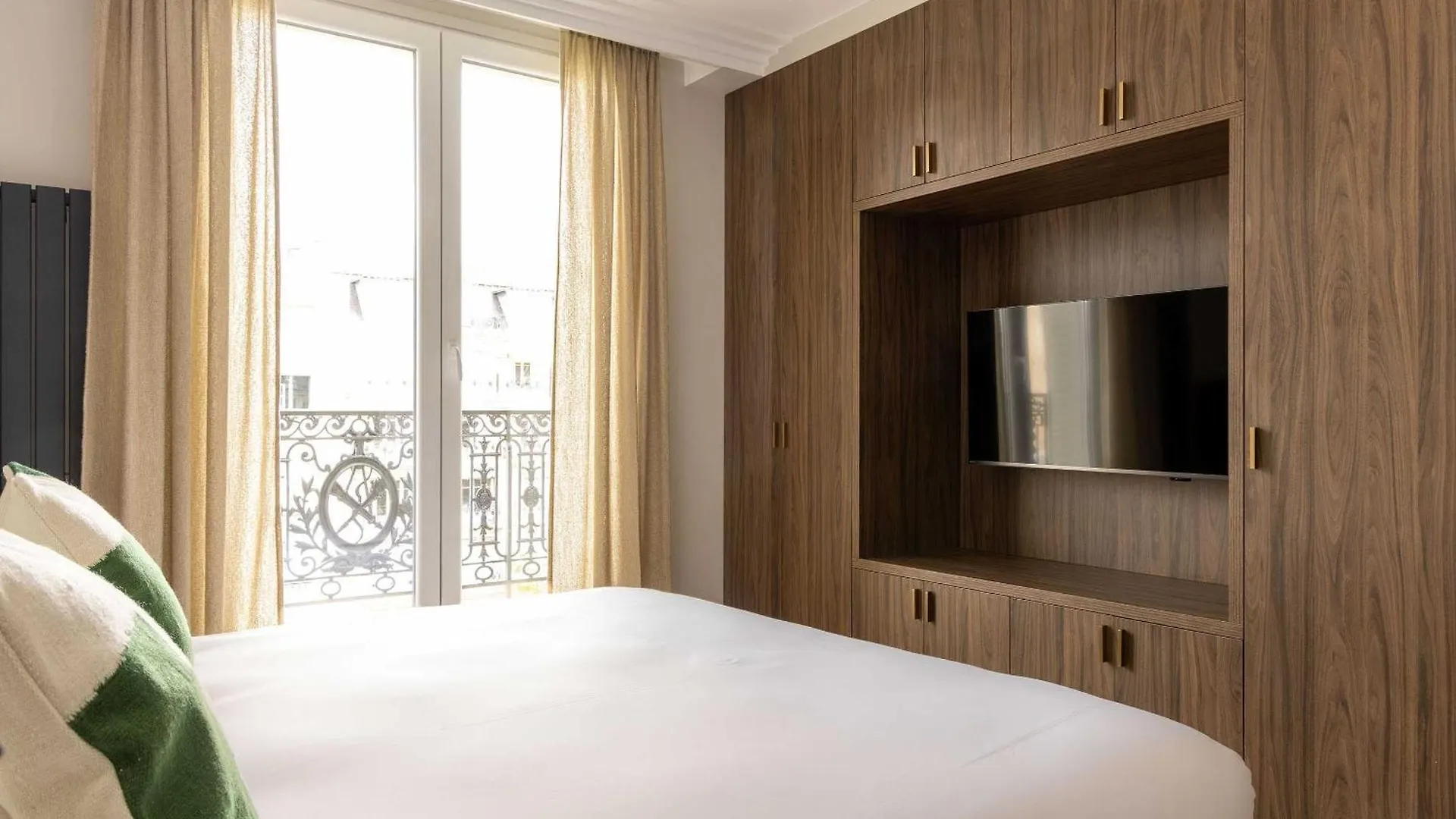 Luxury Apt - Eiffel Tower View - 3Bd-8P - Grenelle Paris 0*,