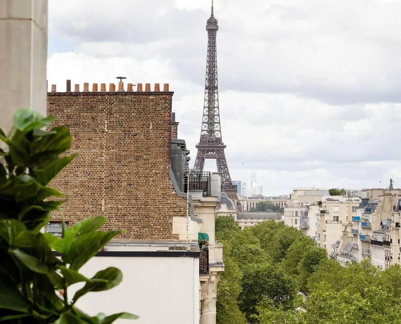 Luxury Apt - Eiffel Tower View - 3Bd-8P - Grenelle Paris Apartment