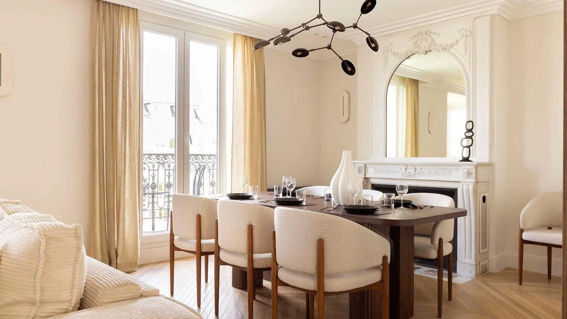 Luxury Apt - Eiffel Tower View - 3Bd-8P - Grenelle Paris 0*,  France